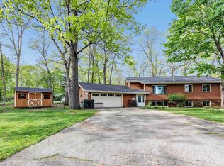600 Honey Bear Ct, Waupaca, WI 54981