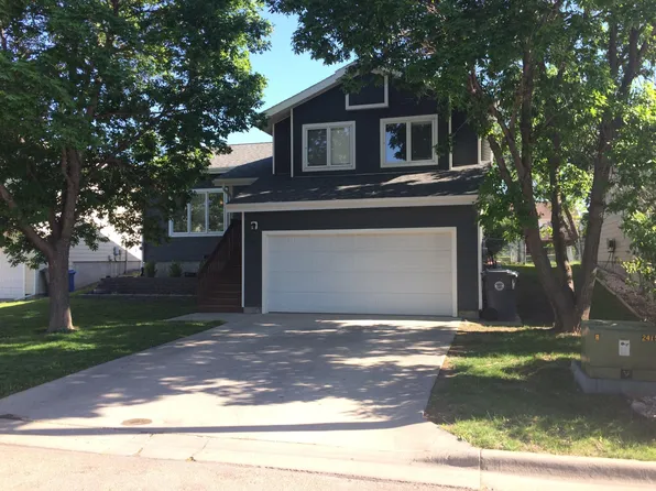 1221 Range View Cir, Rapid City, SD 57701