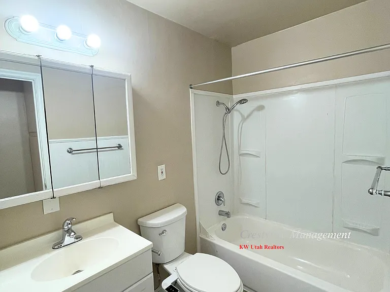 Lindell Fourplex — Photo 9