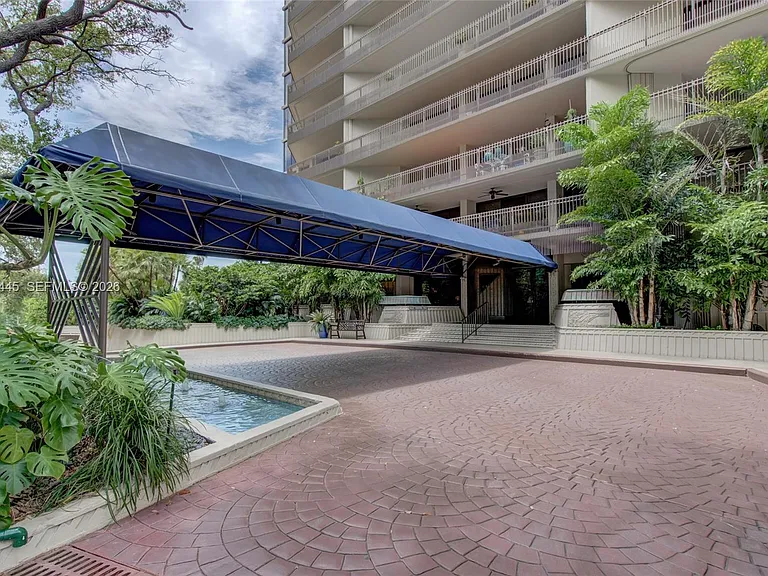 2901 S Bayshore Dr #2G — Photo 23
