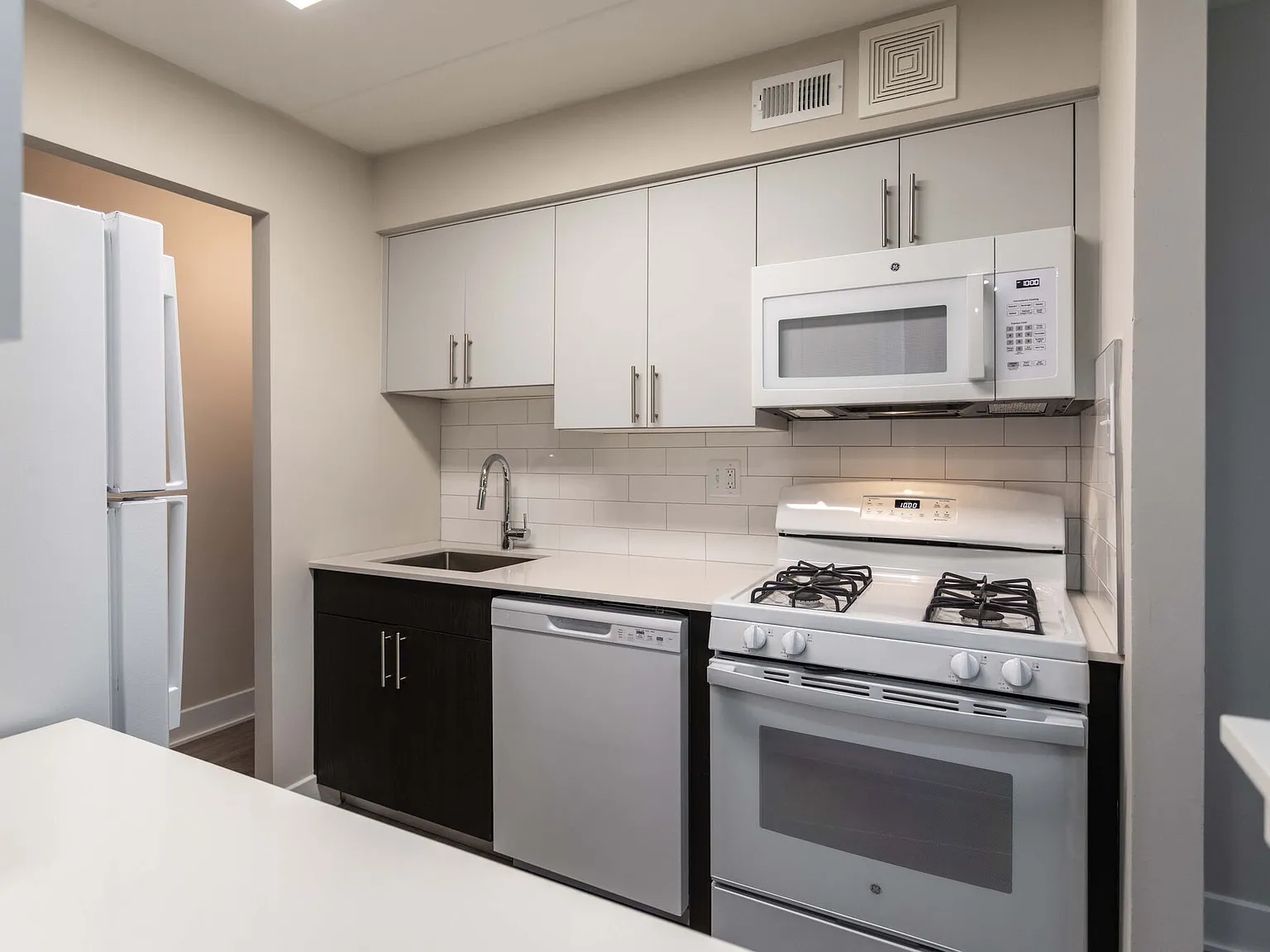 Lions Gate Apartments — Photo 1