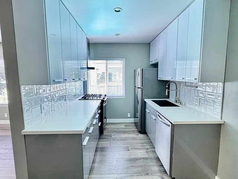 5427 Carlton Way #3 — Photo 6