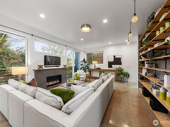 5th image of 3340 36th Avenue S
