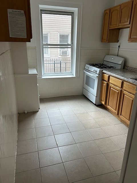 1st image of 9102 111th St APT 1F