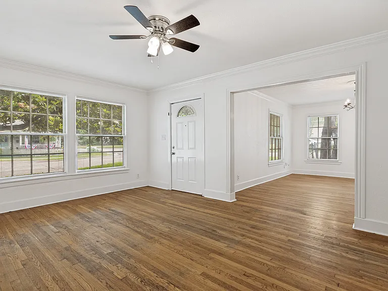901 W Virginia St — Photo 2