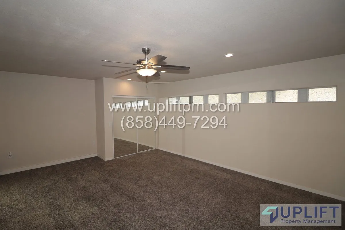 Building Photo - 766 S Grade Rd S