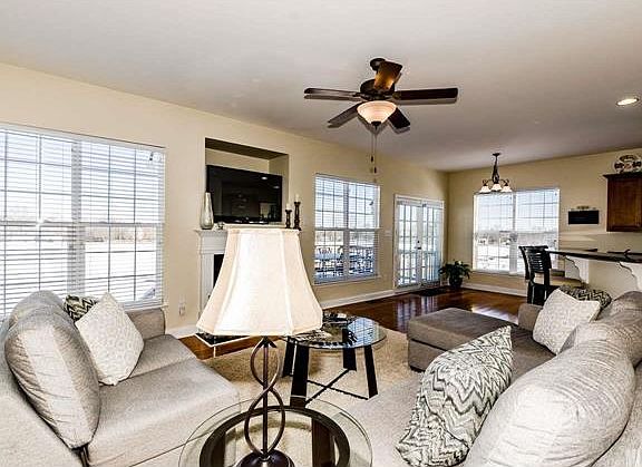 3rd image of 5038 Orchard Park Dr