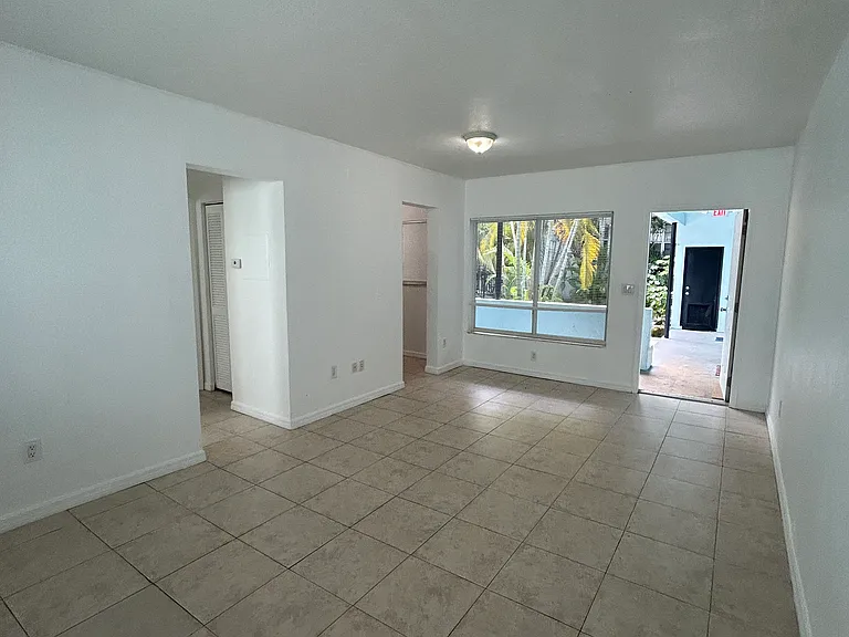 1945 Calais Dr #3 — Photo 9
