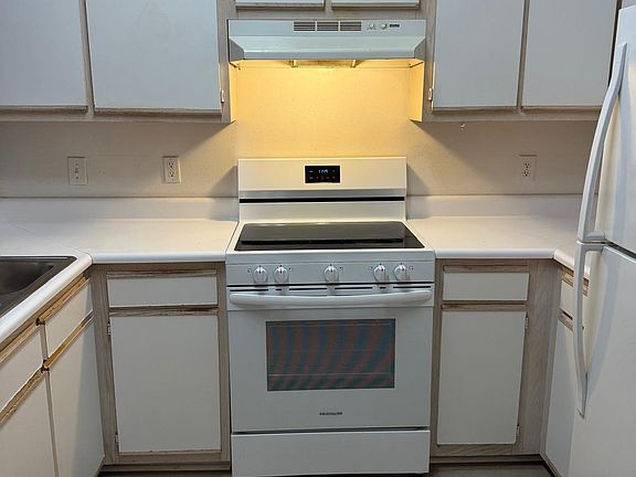 3rd image of 1306 River Oaks Dr #3