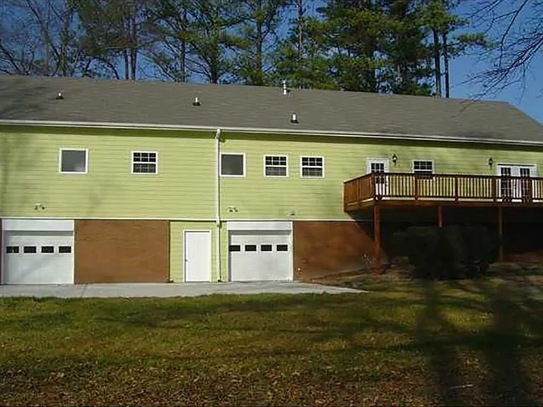 1510 Roberts Dr SE — Photo 2
