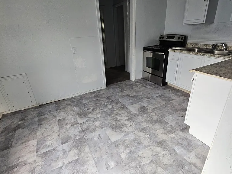 4805 Collins Ave — Photo 4