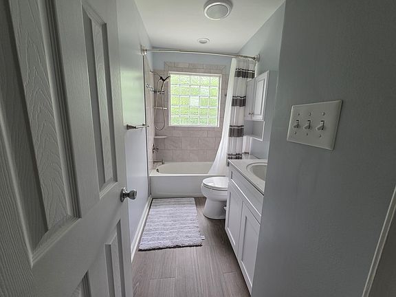 3rd image of 3386 Finch Ave