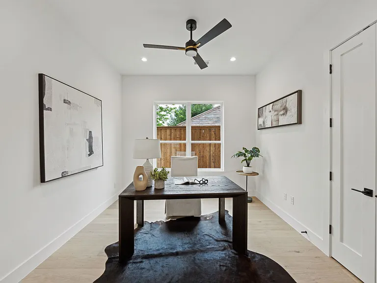 3815 Hawick Ln — Photo 8