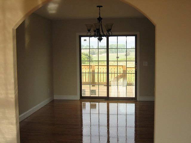 2nd image of 489 Ridgecrest Rd