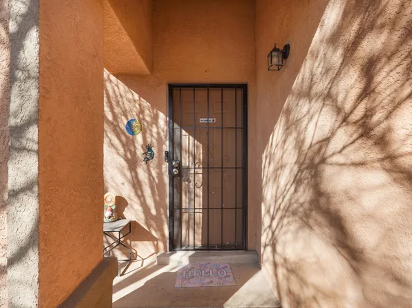 431 Barberry St SW, Albuquerque, NM 87121