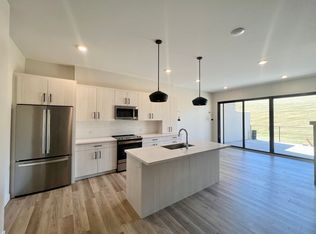 3010 Fieldhouse Cir #A105, Manhattan, KS 66503