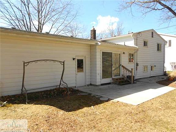 2nd image of 1824 Pinecrest Dr