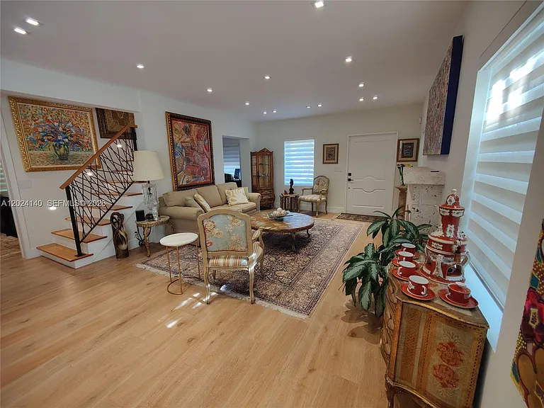 1823 S Bayshore Ln — Photo 11