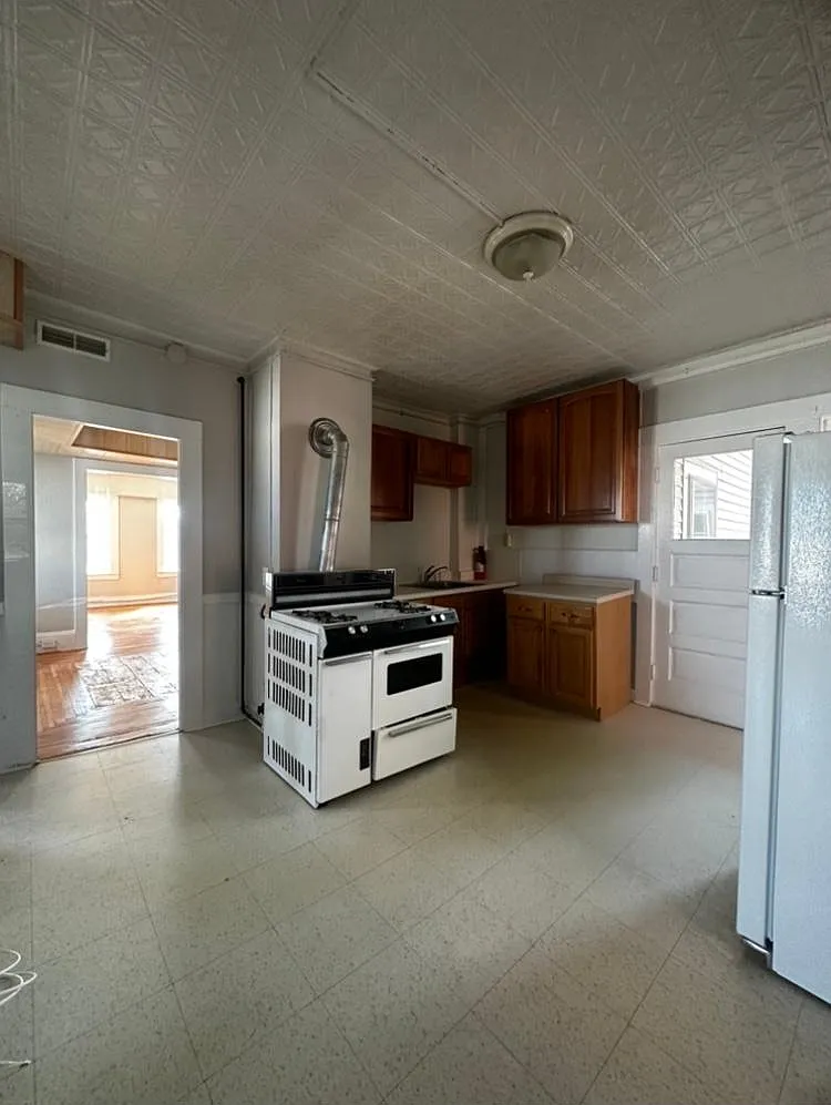 2 bed, $1,850 — Photo 4
