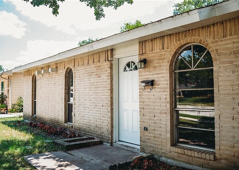 1st image of 1126 Springwood Dr