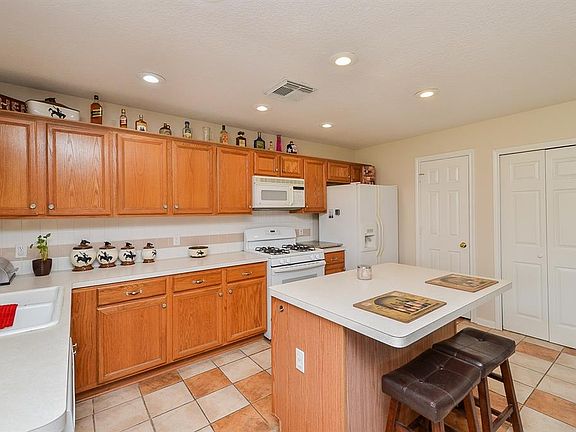 5th image of 7123 Pheasant Grove Dr