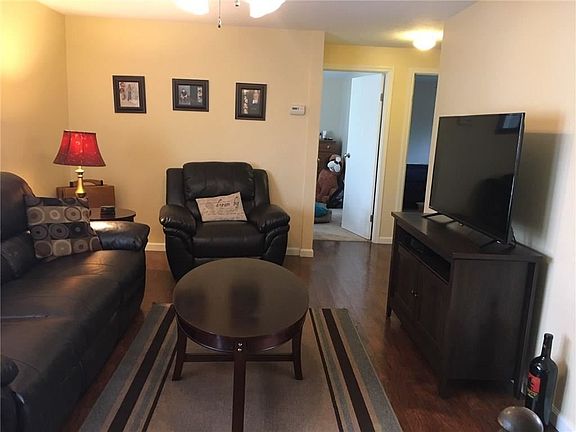 5th image of 5824 Walnut Dr