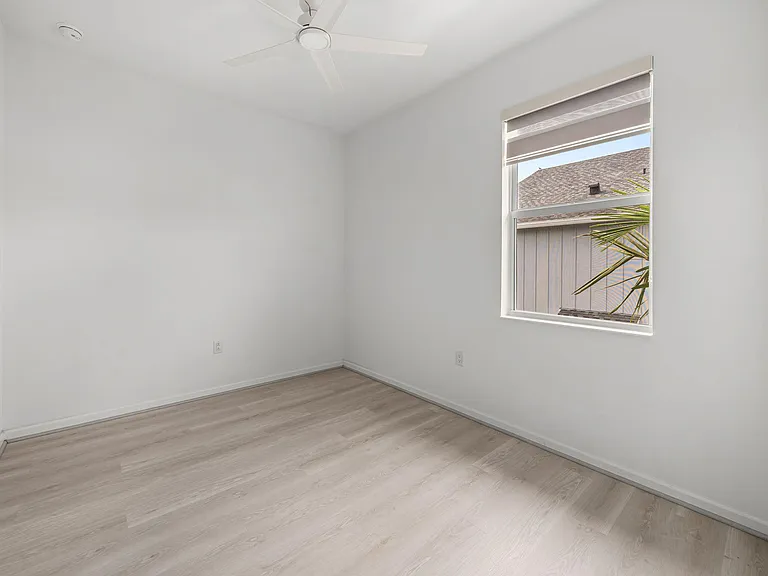4440 Longwood Lake Sq — Photo 19