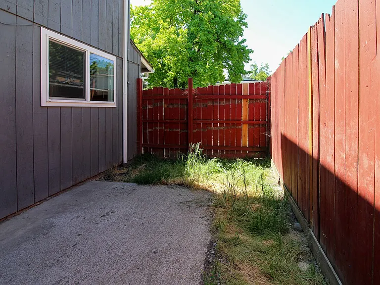 1543-1611 Salishan St SE — Photo 28