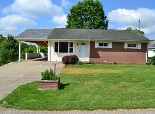 306 Capehart Pl, Letart, WV 25265