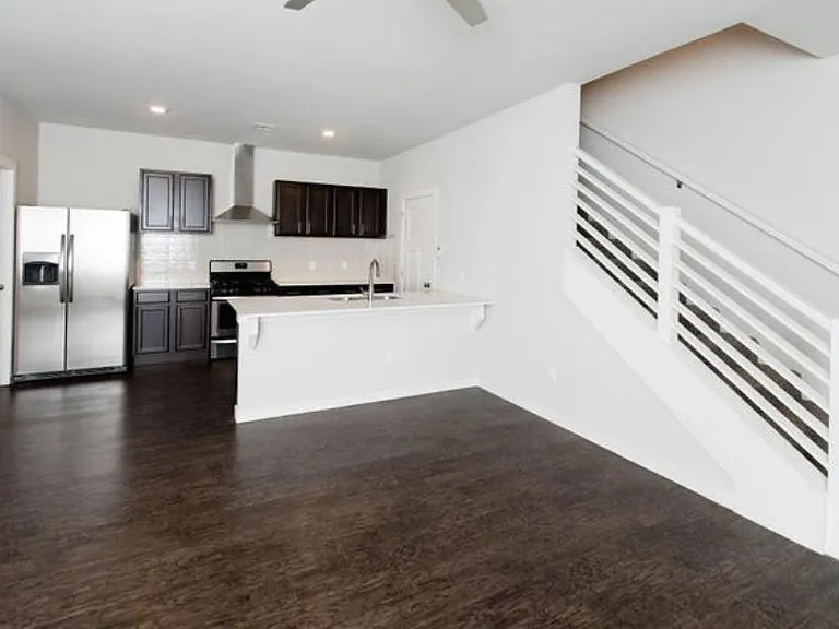 2224 Buena Vida Ln — Photo 6