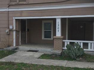 1307 S Trinity St, Decatur, TX 76234