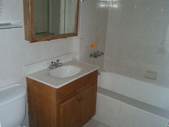 4th image of 1621 E 15th St
