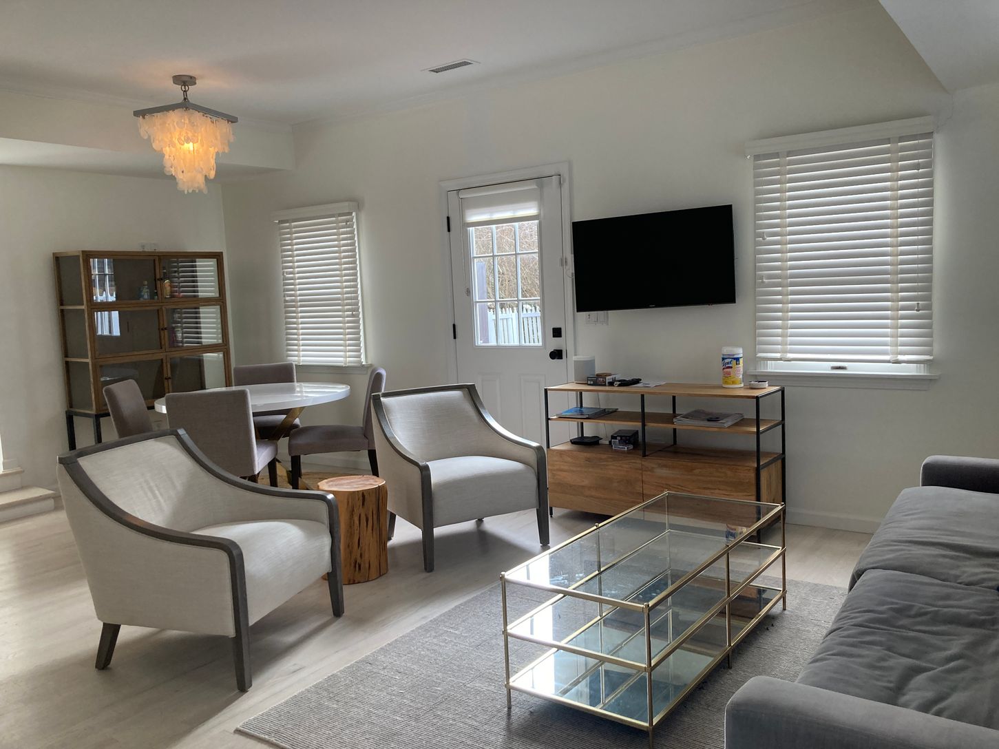  Extra TV area and access to pool