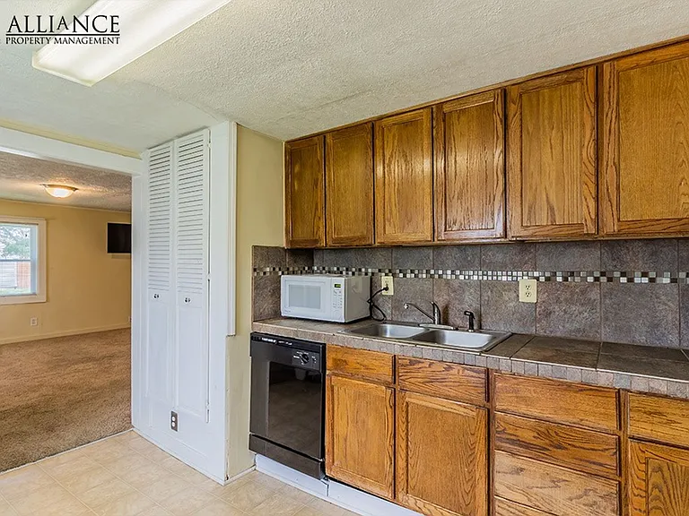 1517 Fair Ln — Photo 12