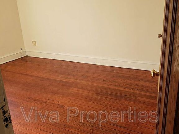 4th image of 2517 W 54th St Floor 1