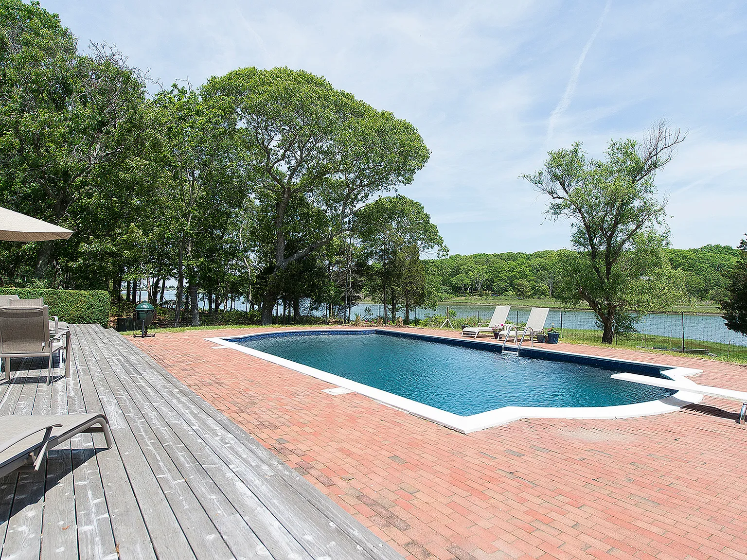 Private Waterfront Rental With Pool — Photo 4