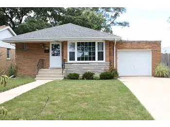 18416 Highland Ave photo 1