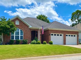 39 Valley View Cir, Bentonville, AR 72712