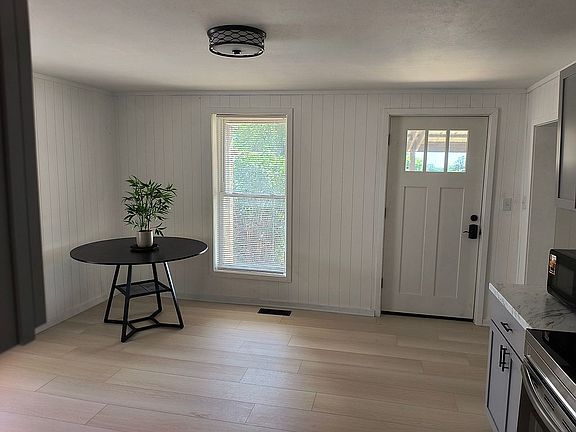 3rd image of 321 W Prime St