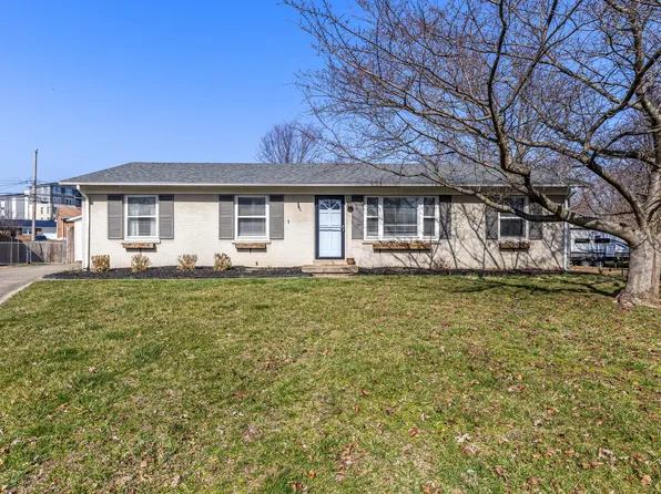 241 Kenlock Dr, Lexington, KY 40517