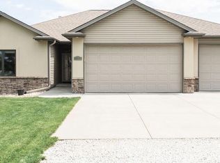 9910 SW 9th St, Lincoln, NE 68523