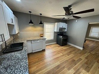 2nd image of 521 Colusa Ave