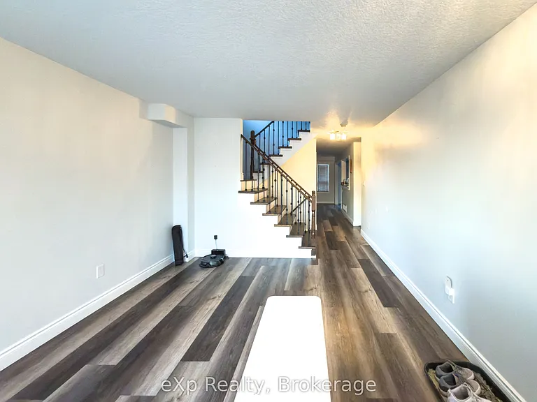12 Griffiths Ave — Photo 15