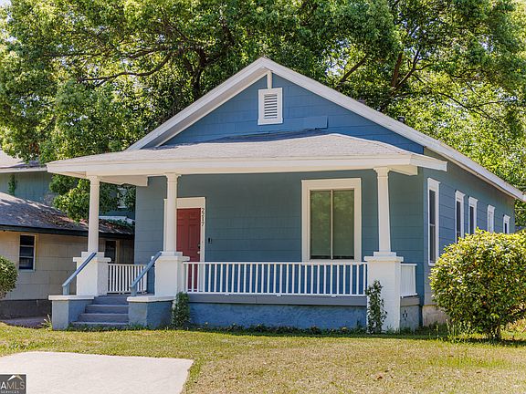 3rd image of 2217 Bolling St