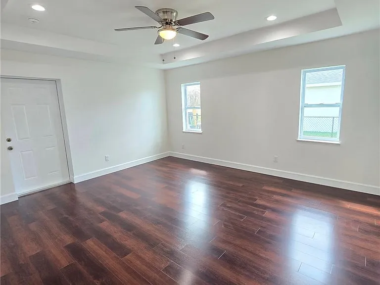 124 Clinton Ave — Photo 7