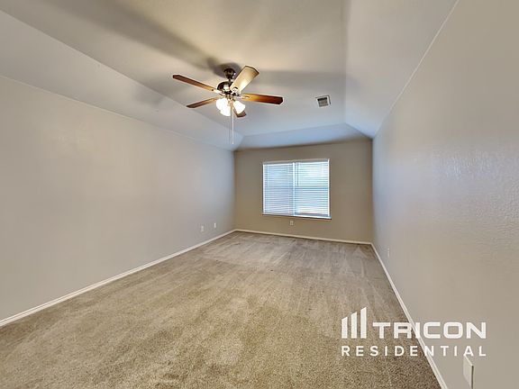 5th image of 445 Leisure Dr