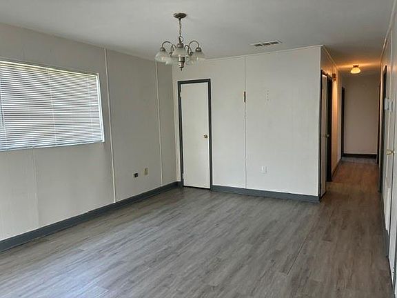 3rd image of 216 Georgetown Dr