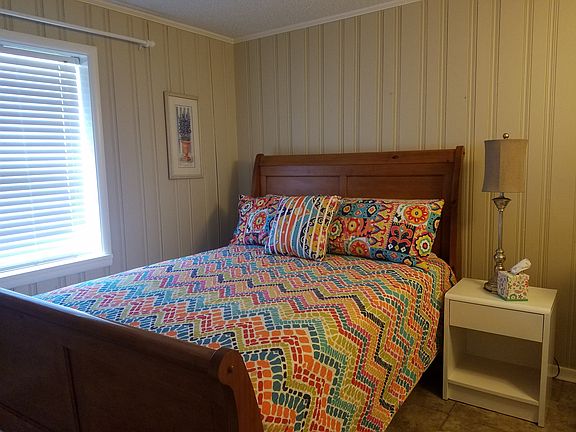 5th image of 210 Aberina St APT D8