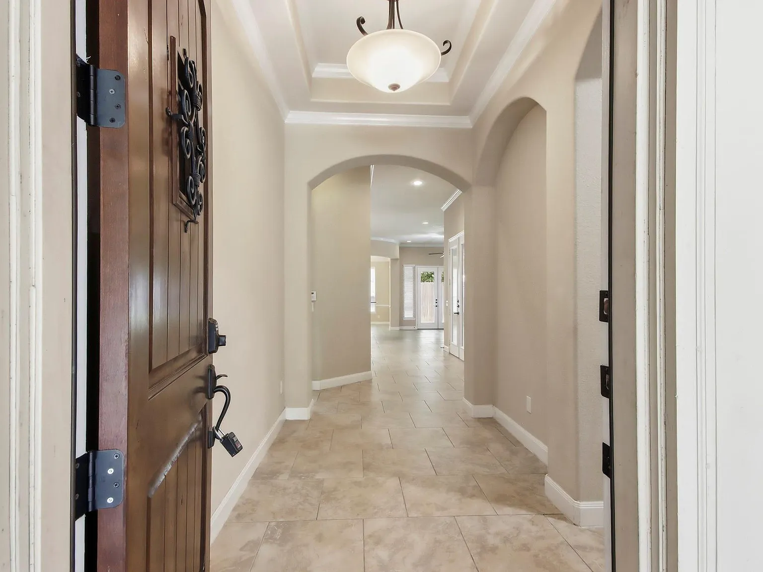 2 bed, 2.0 bath, 2344 sqft, $2,295 — Photo 3