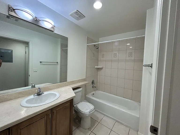Berendo Terrace Apartment Homes — Photo 27
